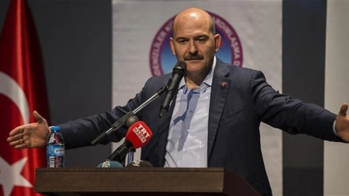 Προκαλεί ο Τούρκος Υπουργός Εσωτερικών: Οι Έλληνες, σε αντίθεση με τους Τούρκους, ρίχνουν τους μετανάστες στα κρύα νερά του Έβρου (Βίντεο)